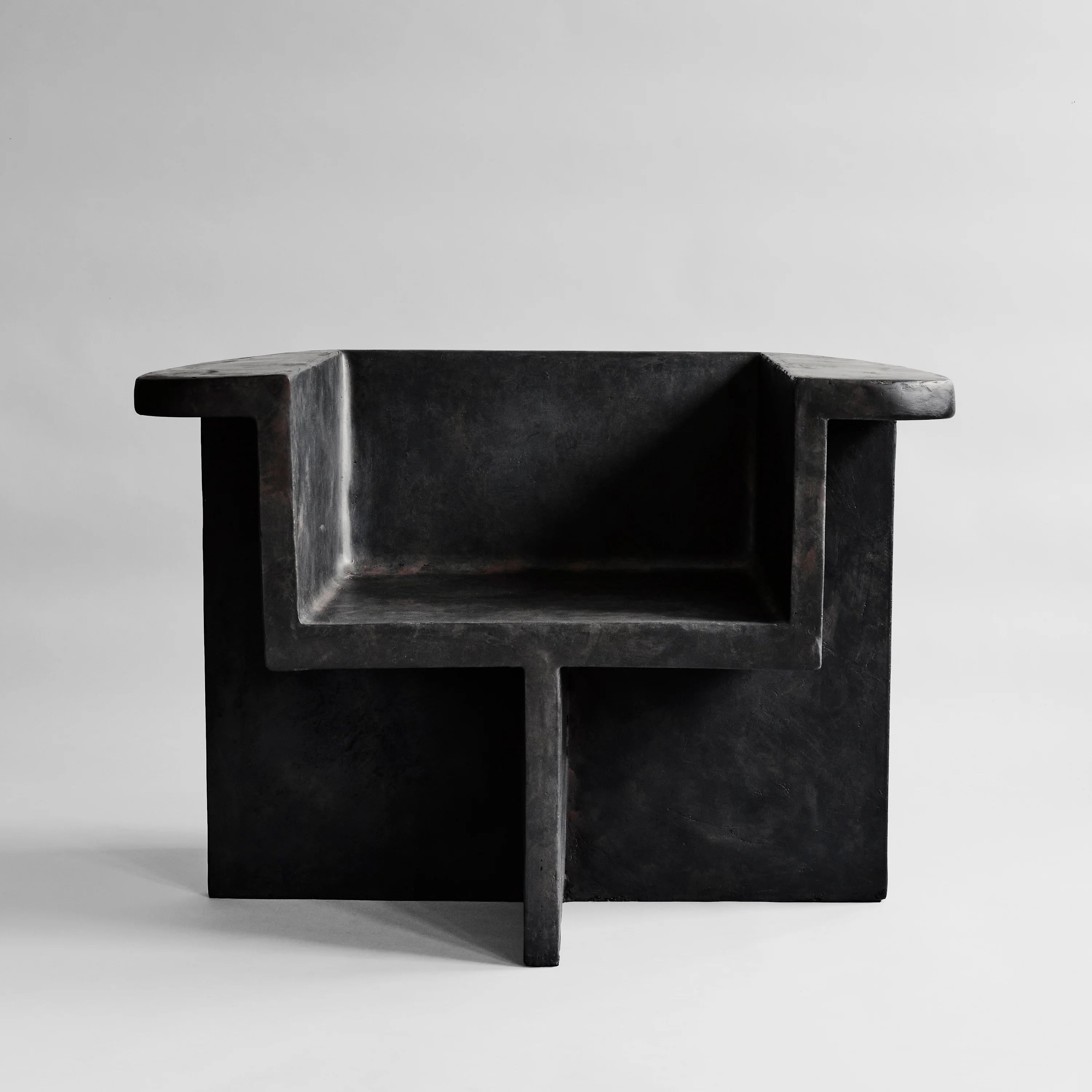 BRUTUS LOUNGE CHAIR COFFEE
