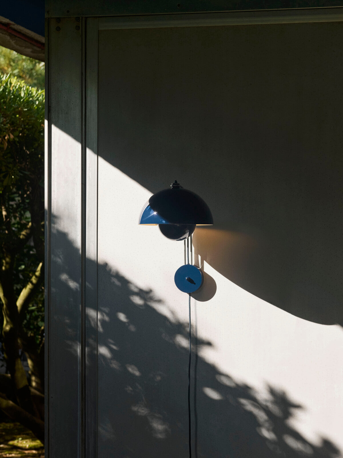 FLOWERPOT VP8 APLIQUE STEEL BLUE