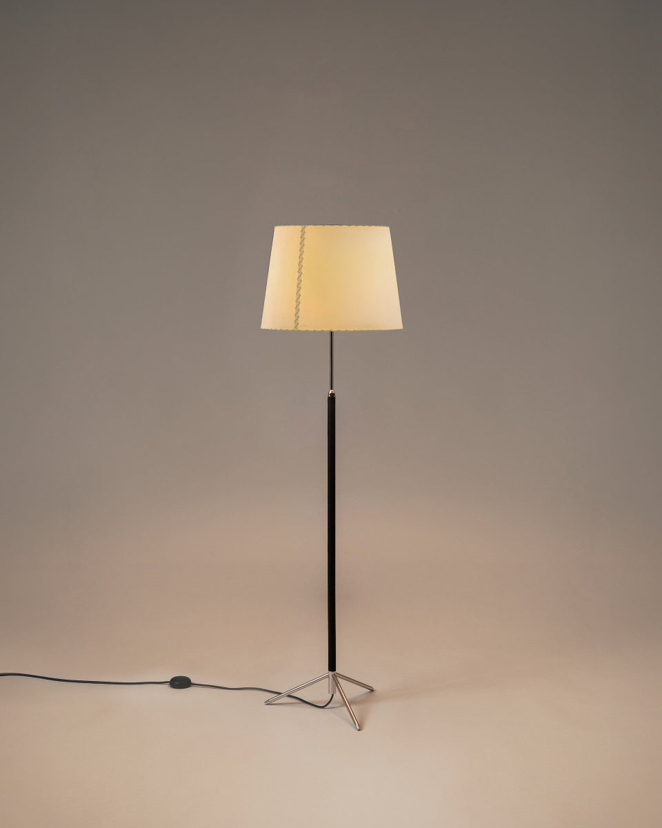 PIE DE SALÓN G1 LAMPARA DE PIE CARTULINA BEIGE COSIDA
