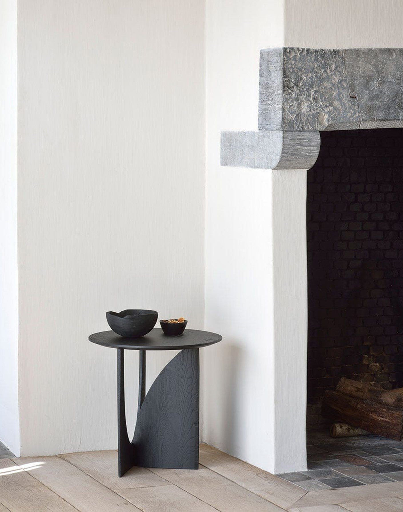 GEOMETRIC MESA AUXILIAR NEGRA