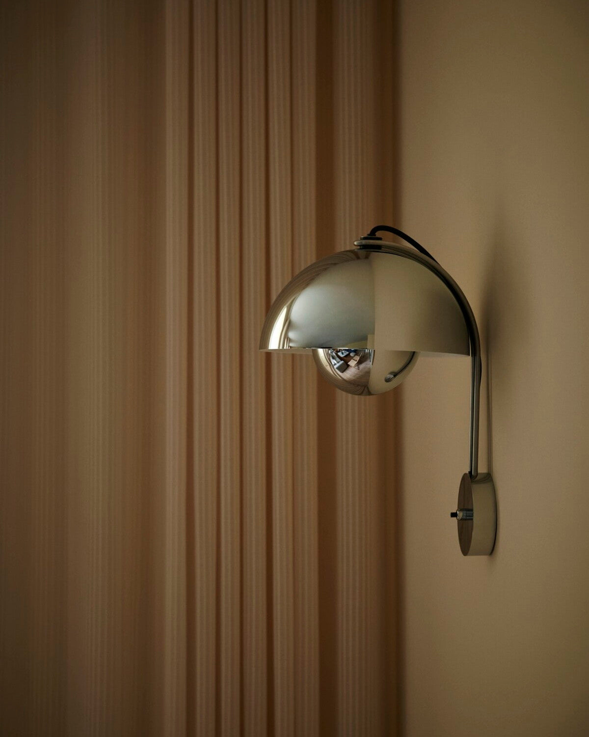 FLOWERPOT VP8 APLIQUE CHROME—PLATED